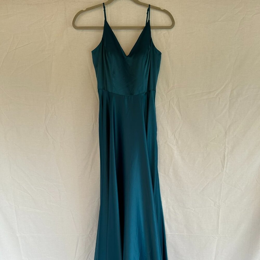 Juniors Formal dress by Windsor/ Size 1/2/ Teal color